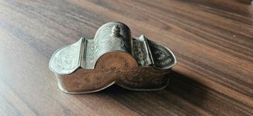 Antieke verzilverde beteldoosje  beschikbaar voor biedingen