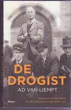 Ad van Liempt * De drogist, Boeken, Ophalen of Verzenden, 1945 tot heden, Gelezen