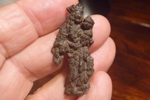 Bodemvondst. Maria met kind. 1450 - 1475. Insigne, Antiek en Kunst, Antiek | Religie, Ophalen of Verzenden