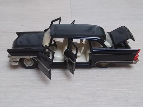Gaz 13 Chaijka Seagull Russische Limousine Novoexport ussr, Hobby en Vrije tijd, Modelauto's | 1:43, Zo goed als nieuw, Auto, Overige merken