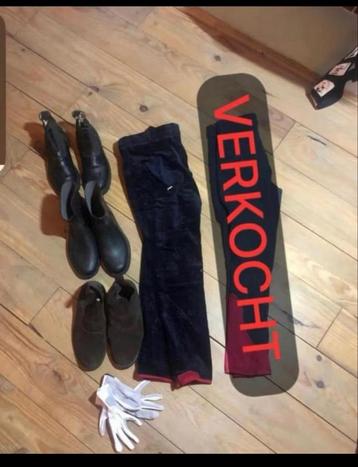 Paarrijkleren en schoenen beschikbaar voor biedingen