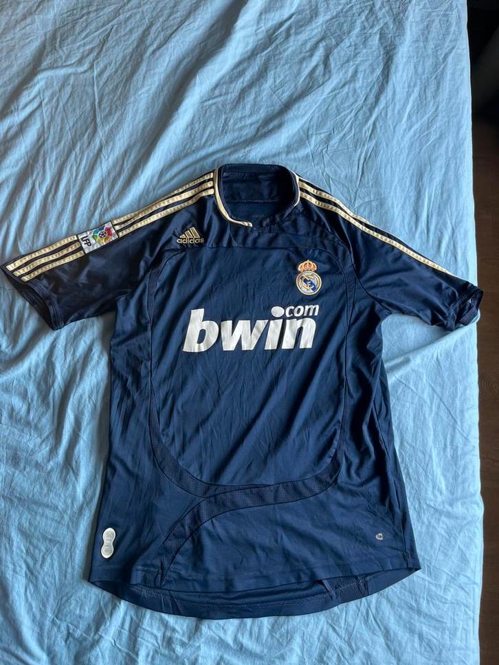 Real Madrid uitshirt 2007/2008 maat M, Sport en Fitness, Voetbal, Gebruikt, Shirt, Maat M, Ophalen of Verzenden