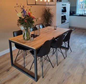 Eettafel massief hout met zwart onderstel - 180 x 90cm beschikbaar voor biedingen