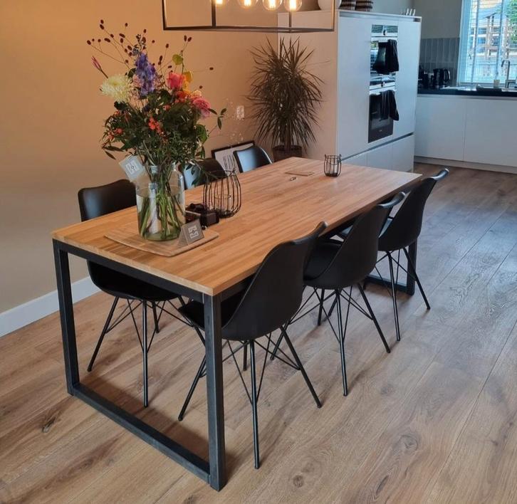 Eettafel massief hout met zwart onderstel - 180 x 90cm, Huis en Inrichting, Tafels | Eettafels, Zo goed als nieuw, 50 tot 100 cm