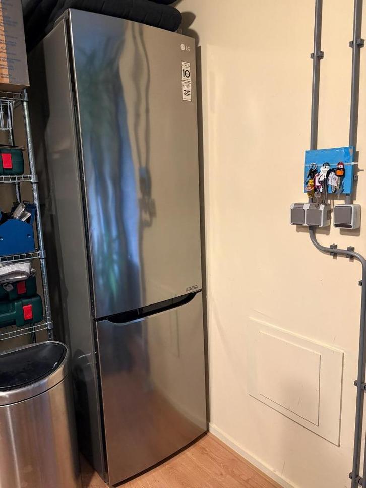 LG GBP20PZCFS Koelvriescombinatie, Witgoed en Apparatuur, Koelkasten en IJskasten, Zo goed als nieuw, Met aparte vriezer, 200 liter of meer