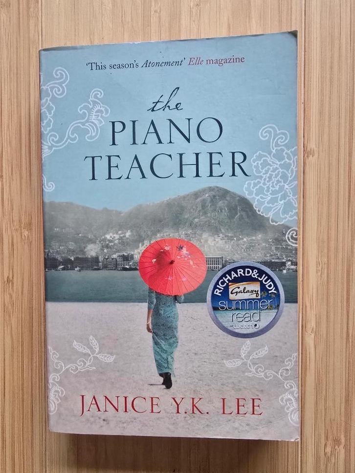 The Piano Teacher - Janice Lee pocket, Boeken, Romans, Gelezen, Nederland, Ophalen of Verzenden