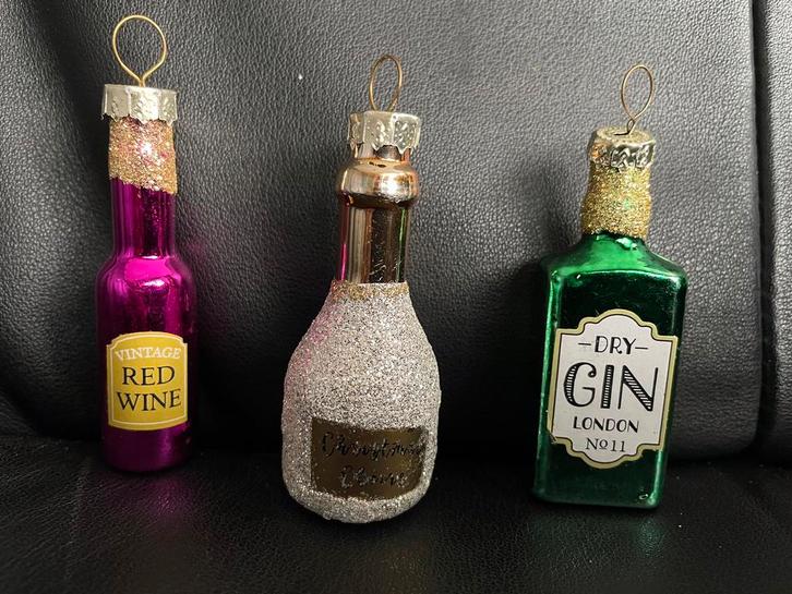 3 leuke oude kerstballen in de vorm van een drankfles, Diversen, Kerst, Verzenden