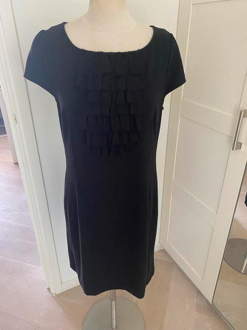 Zwarte jurk met plooi - Maat M merk SUMMUM WOMAN, Kleding | Dames, Jurken, Zo goed als nieuw, Maat 38/40 (M), Zwart, Knielengte