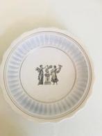 Vintage bord Romeins motief / Romana. Flora Plateel Gouda., Ophalen