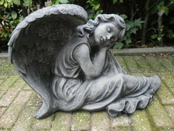 Zittende Engel ,hoogte 40cm beschikbaar voor biedingen