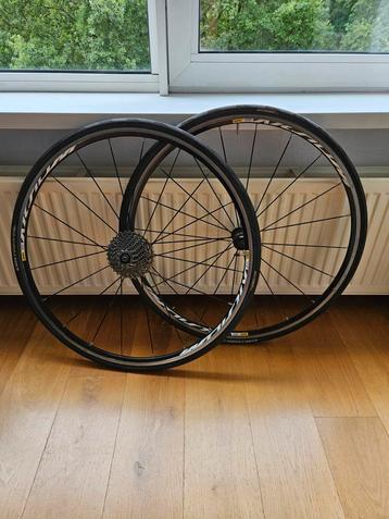 Wielen Mavic Aksium met Continental 5000 banden en cassette beschikbaar voor biedingen