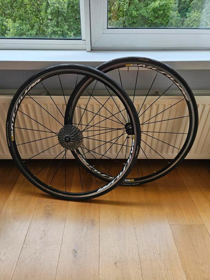 Wielen Mavic Aksium met Continental 5000 banden en cassette, Fietsen en Brommers, Fietsen | Racefietsen, Zo goed als nieuw, Overige merken