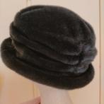 KAMY HAT zwarte Imitatie bontmuts 56 57, Kleding | Dames, Hoeden en Petten, Nieuw, 56 of 57 cm (M, 7 of 7⅛ inch), Hoed, KAMY HAT