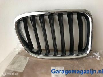 Grille rechts 51112993308 origineel BMW X1 E84 z.g.a.n. beschikbaar voor biedingen