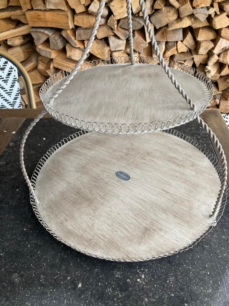 Etagère van Riverdale, Ophalen, Zo goed als nieuw, Rechthoekig, Riet