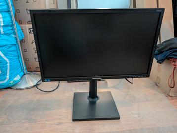 Samsung S22E450 - 22 inch Monitor beschikbaar voor biedingen