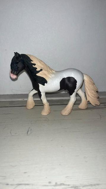 Schleigh paard beschikbaar voor biedingen