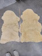 Twee Schapenvachten - Crème/Beige, 50 tot 100 cm, Scandinavisch, Ophalen of Verzenden, Zo goed als nieuw