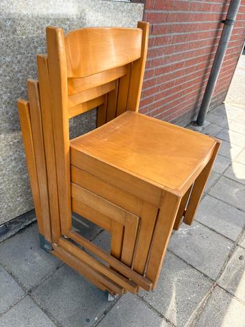 Stoelen beschikbaar voor biedingen
