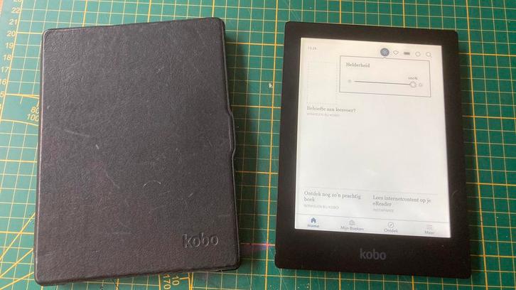Kobo Aura HD, incl Kobo Sleepcover, Computers en Software, E-readers, Zo goed als nieuw, Touchscreen, Uitbreidbaar geheugen, Wi-Fi