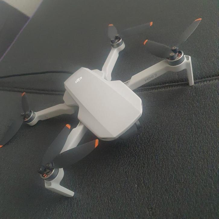 Dji mini 2 kan 4k filmen, Audio, Tv en Foto, Drones, Zo goed als nieuw, Ophalen of Verzenden