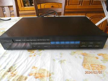 Teac T-717 Digital Synthesizer AM/FM Stereo Tuner