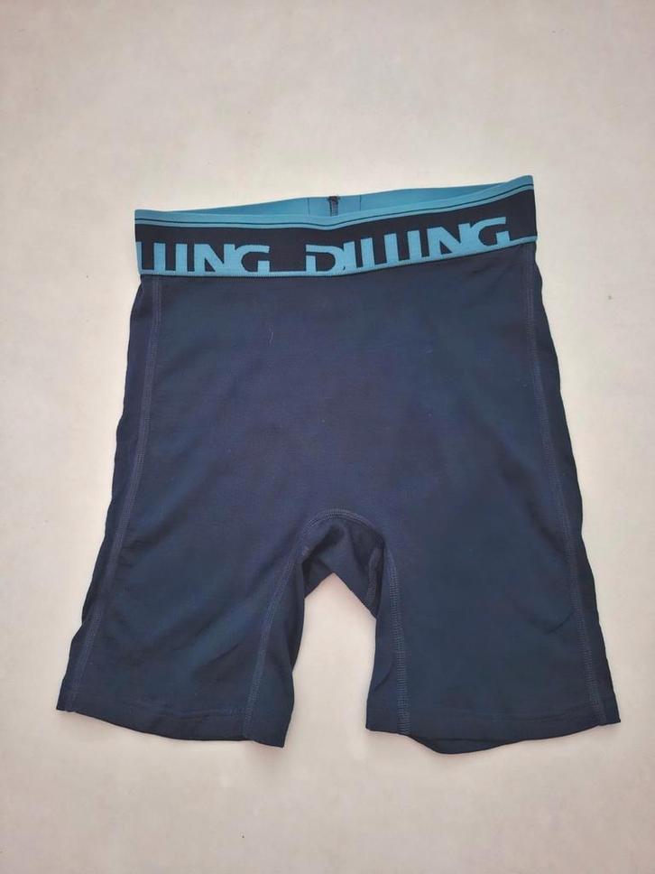 Dilling active wear shorts, donkerblauw, maat 38, nieuw!, Kleding | Dames, Sportkleding, Nieuw, Overige typen, Maat 38/40 (M)