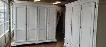Brocante slaapkamerkasten, kledingkasten, garderobe kasten beschikbaar voor biedingen