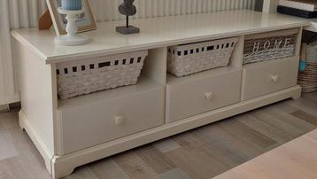 IKEA Liatorp tv meubel  beschikbaar voor biedingen