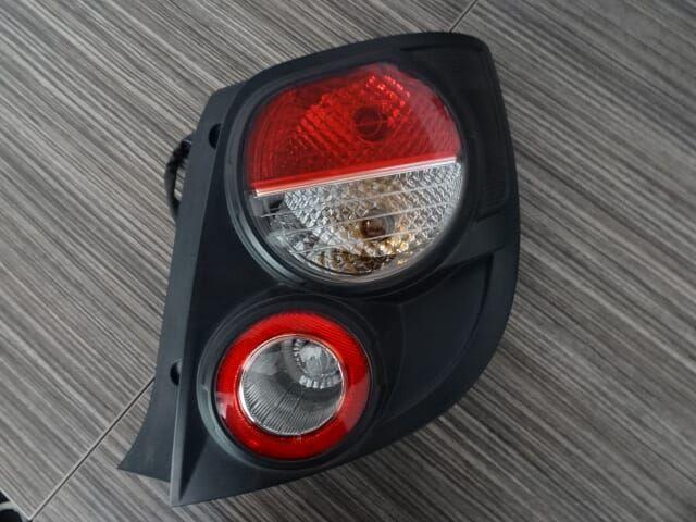 Achterlicht Chevrolet Aveo bj 2011 5 d rechts., Auto-onderdelen, Verlichting, Chevrolet, Gebruikt, Ophalen of Verzenden