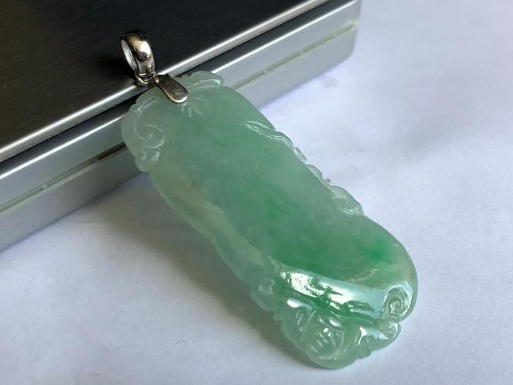 Natuurlijk jade jadeiet hanger( FEI CUI) in bloemenmotief, Sieraden, Tassen en Uiterlijk, Kettinghangers, Nieuw, Zilver, Groen