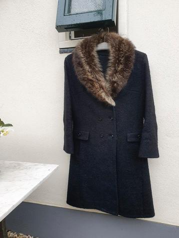 Vintage mantel met bontkraag maat S beschikbaar voor biedingen