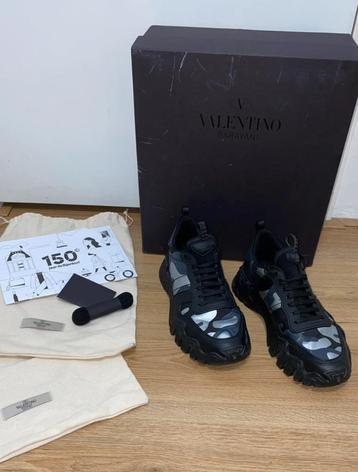 Valentino Rockrunner camo sneakers beschikbaar voor biedingen