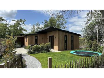 Nieuwbouw chalet bij vaarwater in Friesland! beschikbaar voor biedingen
