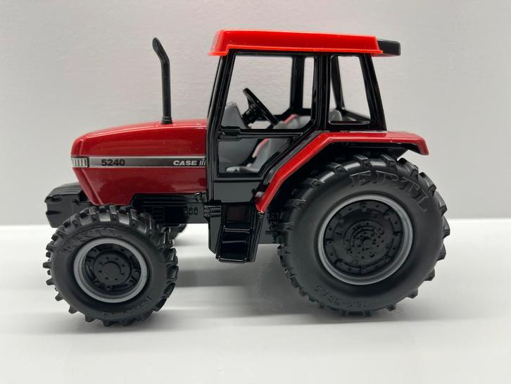 Case International Maxxum 5240, Hobby en Vrije tijd, Modelauto's | 1:32, Zo goed als nieuw, Tractor of Landbouw, ERTL, Ophalen of Verzenden