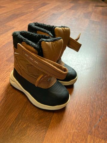 Snowboots baby maat 21 beschikbaar voor biedingen