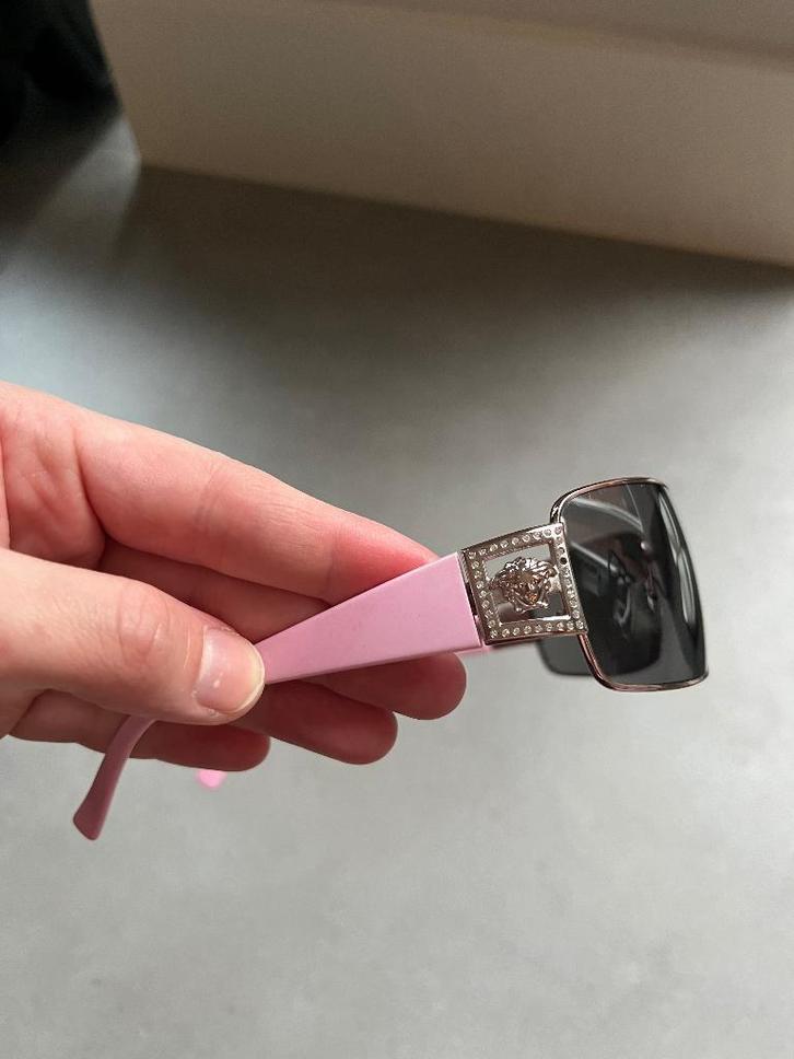 Versace zonnebril, Sieraden, Tassen en Uiterlijk, Zonnebrillen en Brillen | Dames, Nieuw, Zonnebril, Gianni Versace, Roze, Ophalen