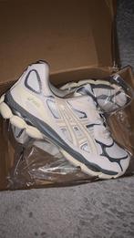 Asics nyc gel oyster, Ophalen of Verzenden, Zo goed als nieuw, Sportschoenen