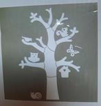 Wanddecoratie voor kinderen: een boom met dieren er in, Ophalen of Verzenden, Zo goed als nieuw