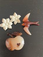 plastic/lucite broches 3 stuks -vintage-, Ophalen of Verzenden, Zo goed als nieuw, Overige kleuren, Overige materialen