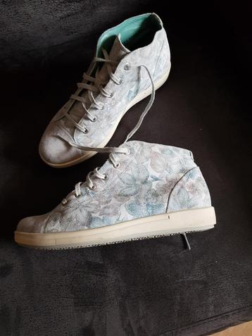 Durea  bloemenprint  hoge sneakers  mt 38 H