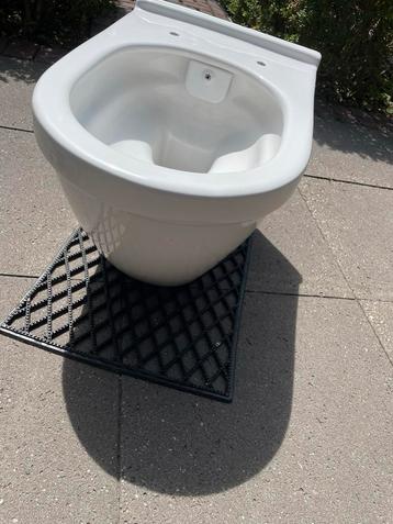🚾🚽Nette wandcloset / hang WC met bidet functie beschikbaar voor biedingen