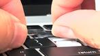 MacBook Pro toets problemen  2019 16 inch model a2141, Computers en Software, Toetsenborden, Ophalen of Verzenden, Zo goed als nieuw