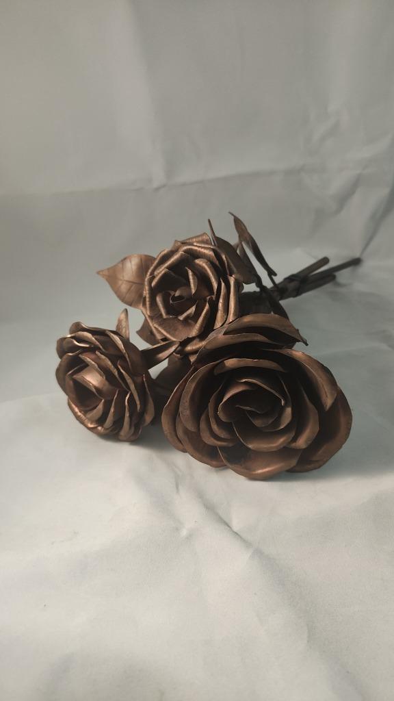 Drie handgemaakte koperen rozen, Antiek en Kunst, Antiek | Koper en Brons, Koper, Ophalen of Verzenden
