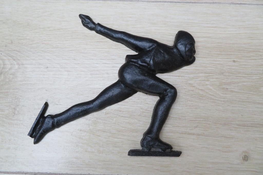 Prachtige vintage gietijzeren schaatser plaquette Ard Schenk, Ophalen of Verzenden