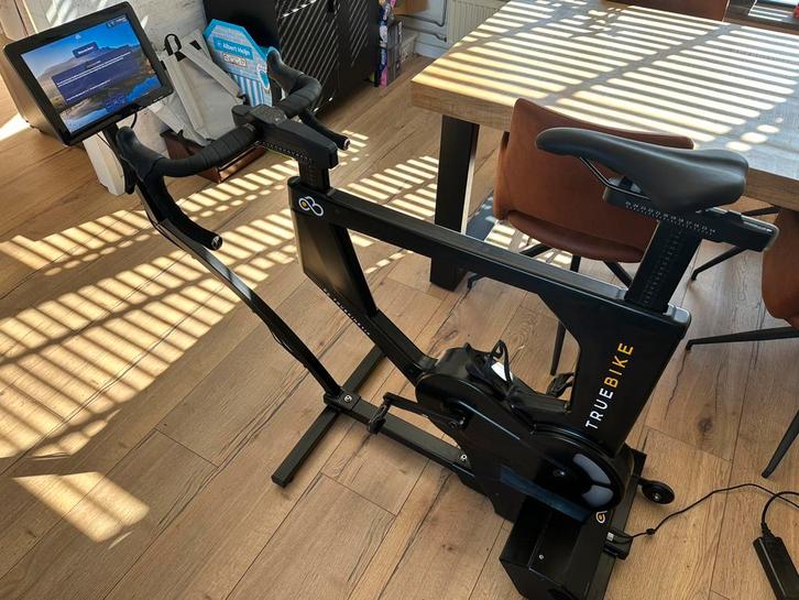 Truebike hoogwaardige indoor trainer, Sport en Fitness, Fitnessapparatuur, Gebruikt, Spinningfiets, Benen, Overige materialen