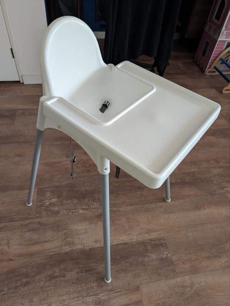 Knappe ikea stoel kinderstoel, Ophalen, Zo goed als nieuw, Inklapstoel, Afneembaar eetblad