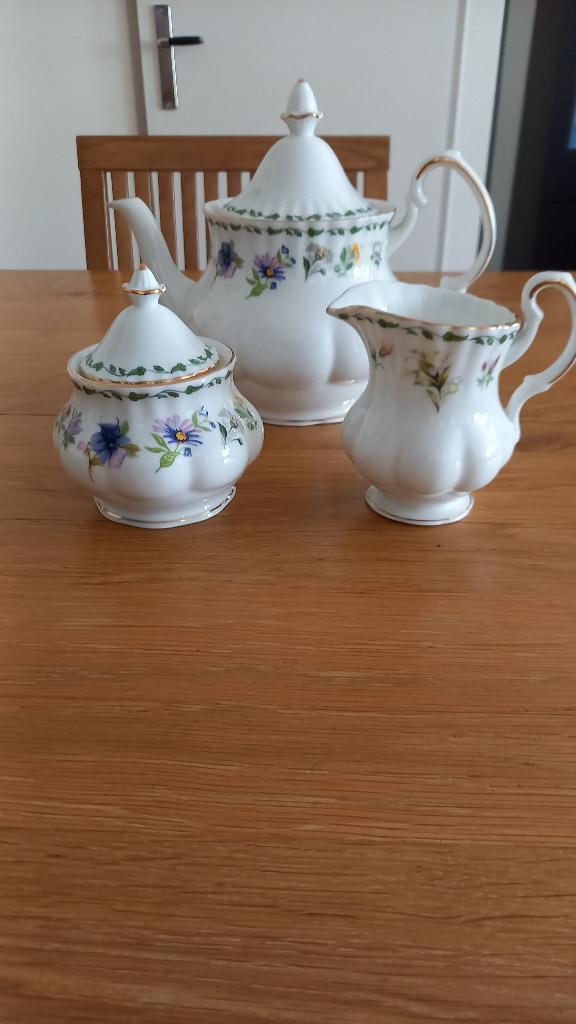 theepot, melkkan en suikerpot Au-Goût-Exclusif, Ophalen, Gebruikt, Overige typen, Overige stijlen