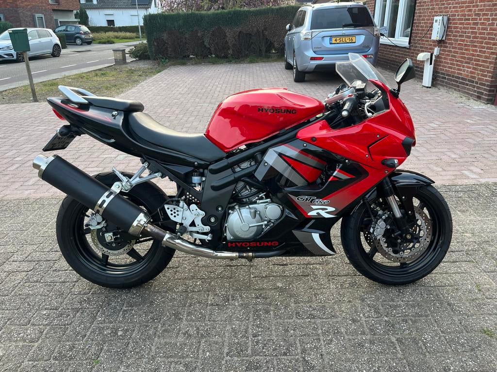Suzuki SV 650 techniek uit een andere fabriek ! BJ 2007, 2 cilinders, Occasion, Motorrijbewijs A, Bedrijf