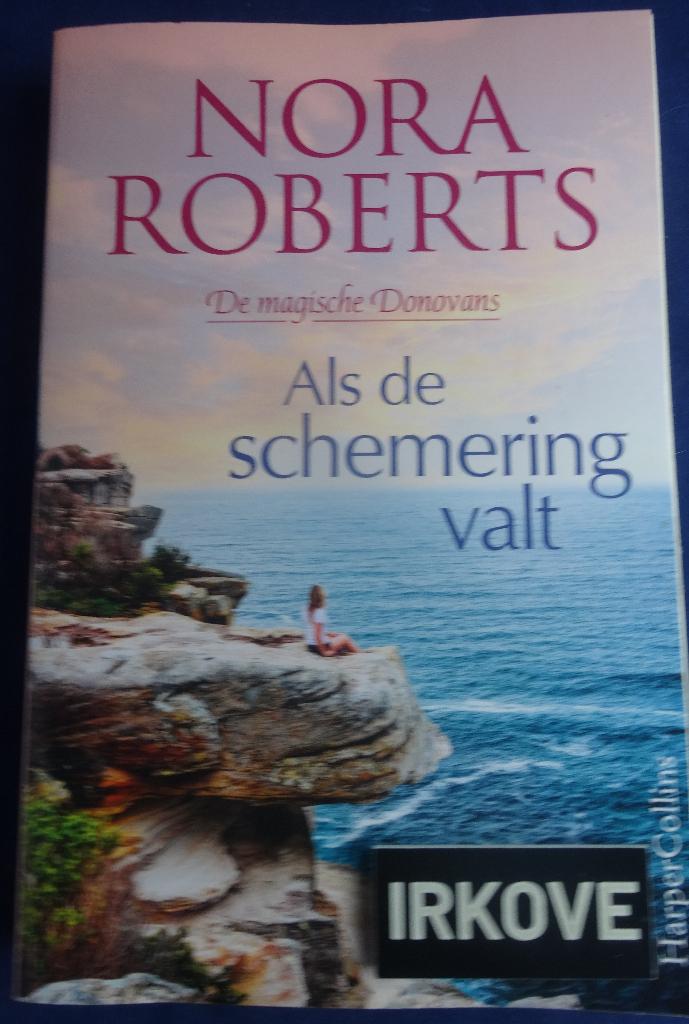 ALS DE SCHEMERING VALT * Nora Roberts *, Verzenden, Zo goed als nieuw, Nora Roberts, Europa overig